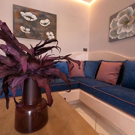 The Rock Luxury Homes Mesaria Eksteriør billede