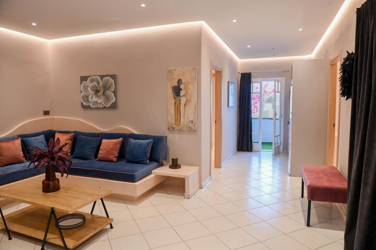 The Rock Luxury Homes Mesaria Eksteriør billede