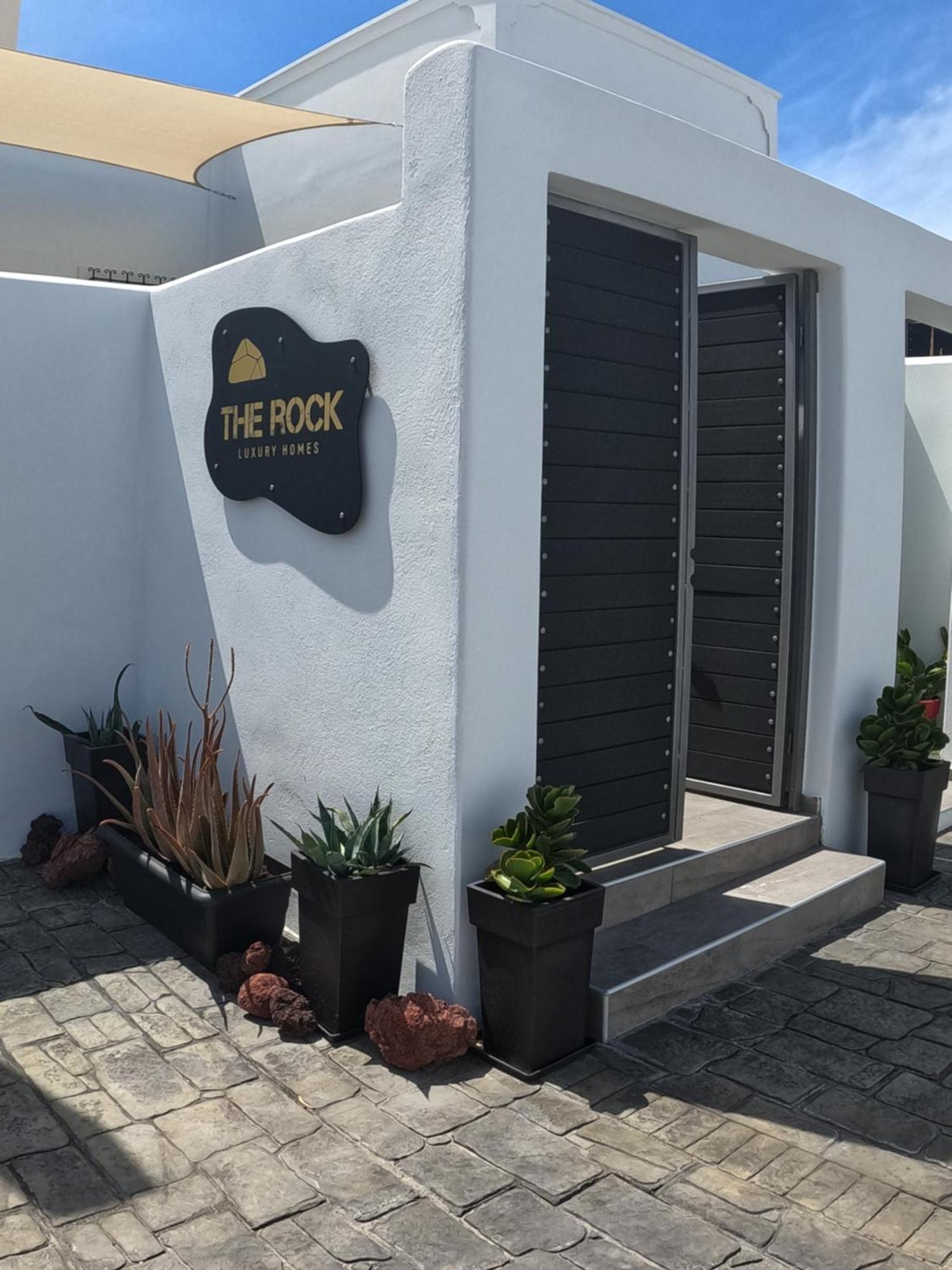 The Rock Luxury Homes Mesaria Eksteriør billede